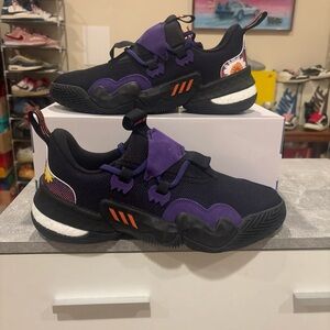Adidas Trae Young size 10.5